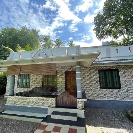 Nisara Homestay วาร์คาลา ภายนอก รูปภาพ